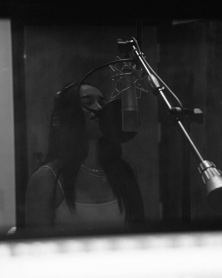 Shania Juzil — recording artist